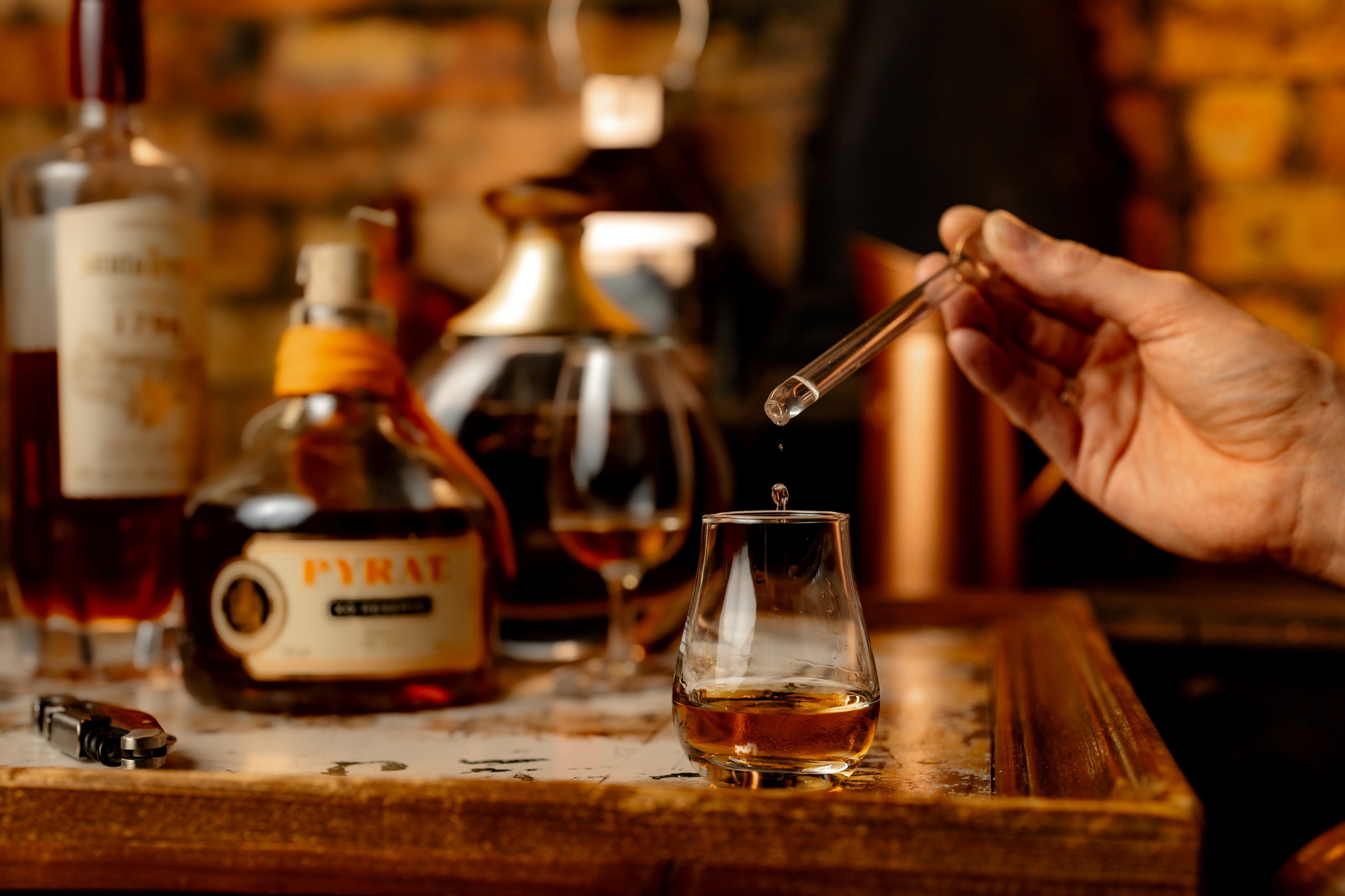 Whisky Wasser Pipette Glas Tropfer